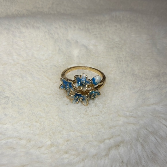 Gold Tone Blue Floral Ring - Picture 4 of 7